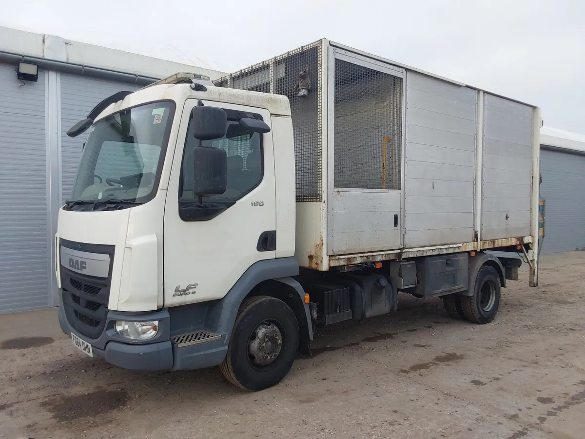 Choice of 2013/14 Daf tree sergeant tippers - Image 1