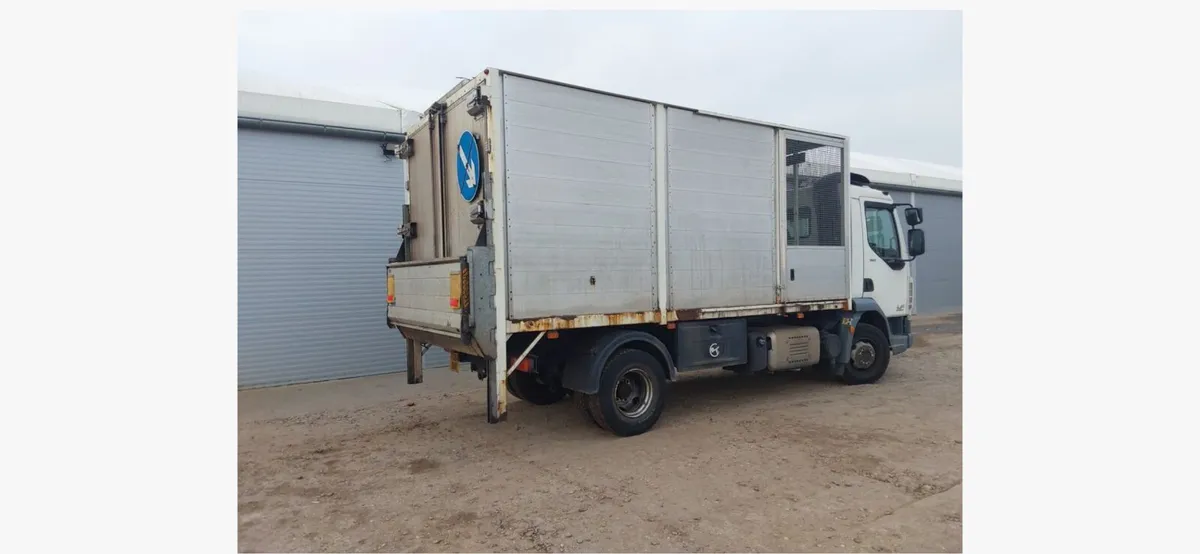 Choice of 2013/14 Daf tree sergeant tippers - Image 4