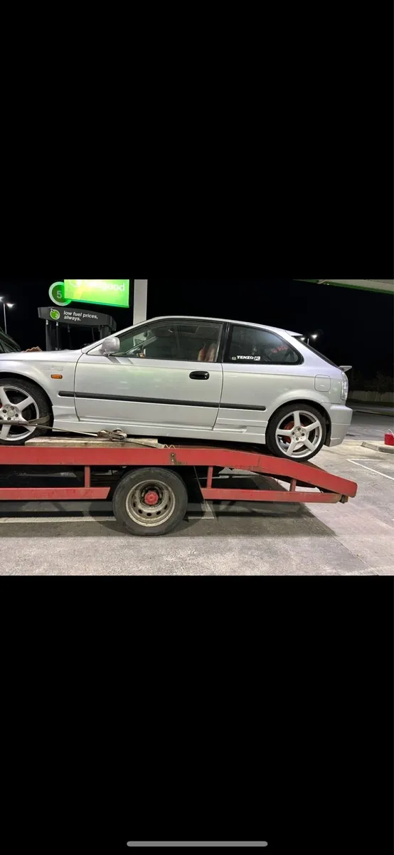 Classic & Modern Car transportation & recovery - Image 3