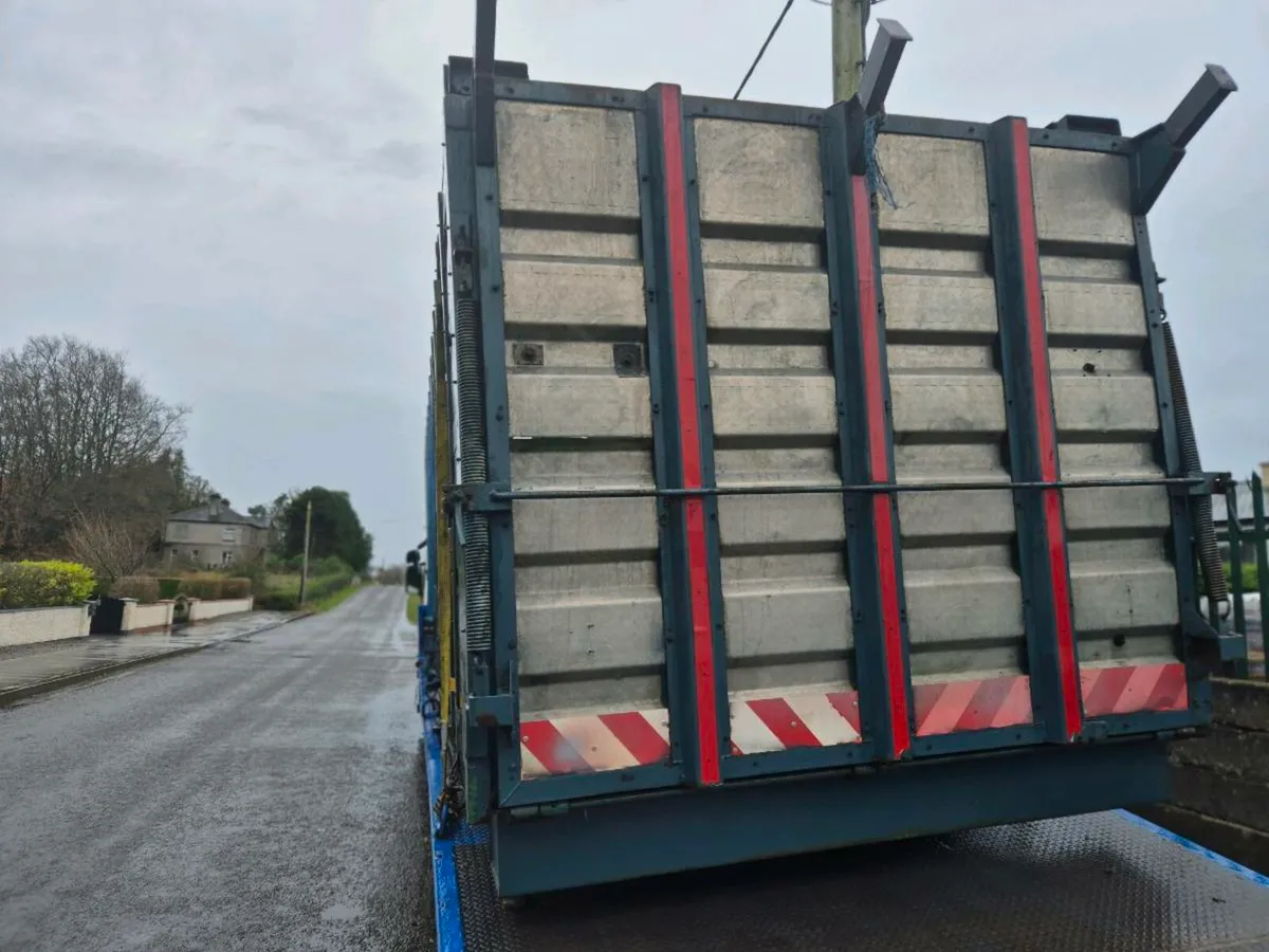 3 25ft cattle bodys - Image 4