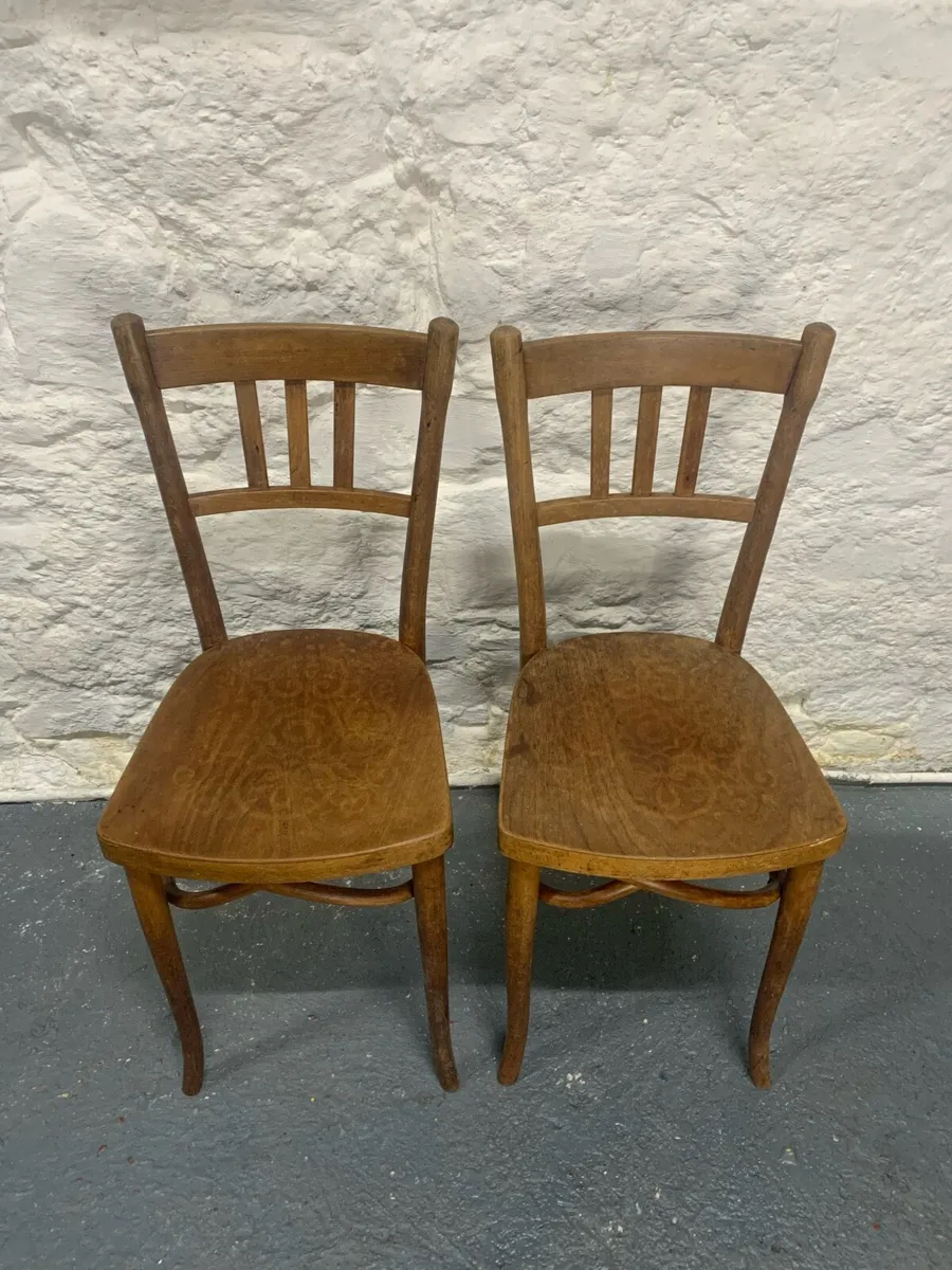 Pair of tall Thonet bentwood chairs. - Image 2