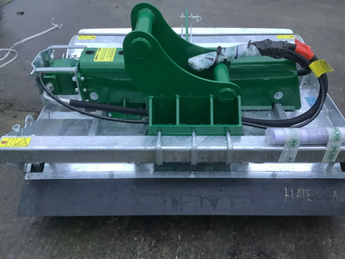 Major Hedge cutting head with digger mounting - Image 4