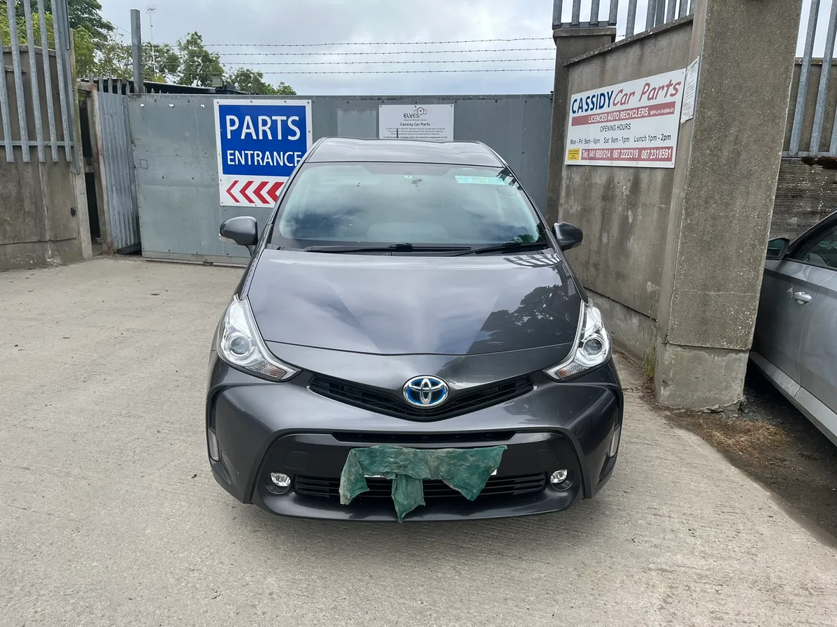 For Parts 2017 Toyota Prius plus petrol hybrid - Image 1