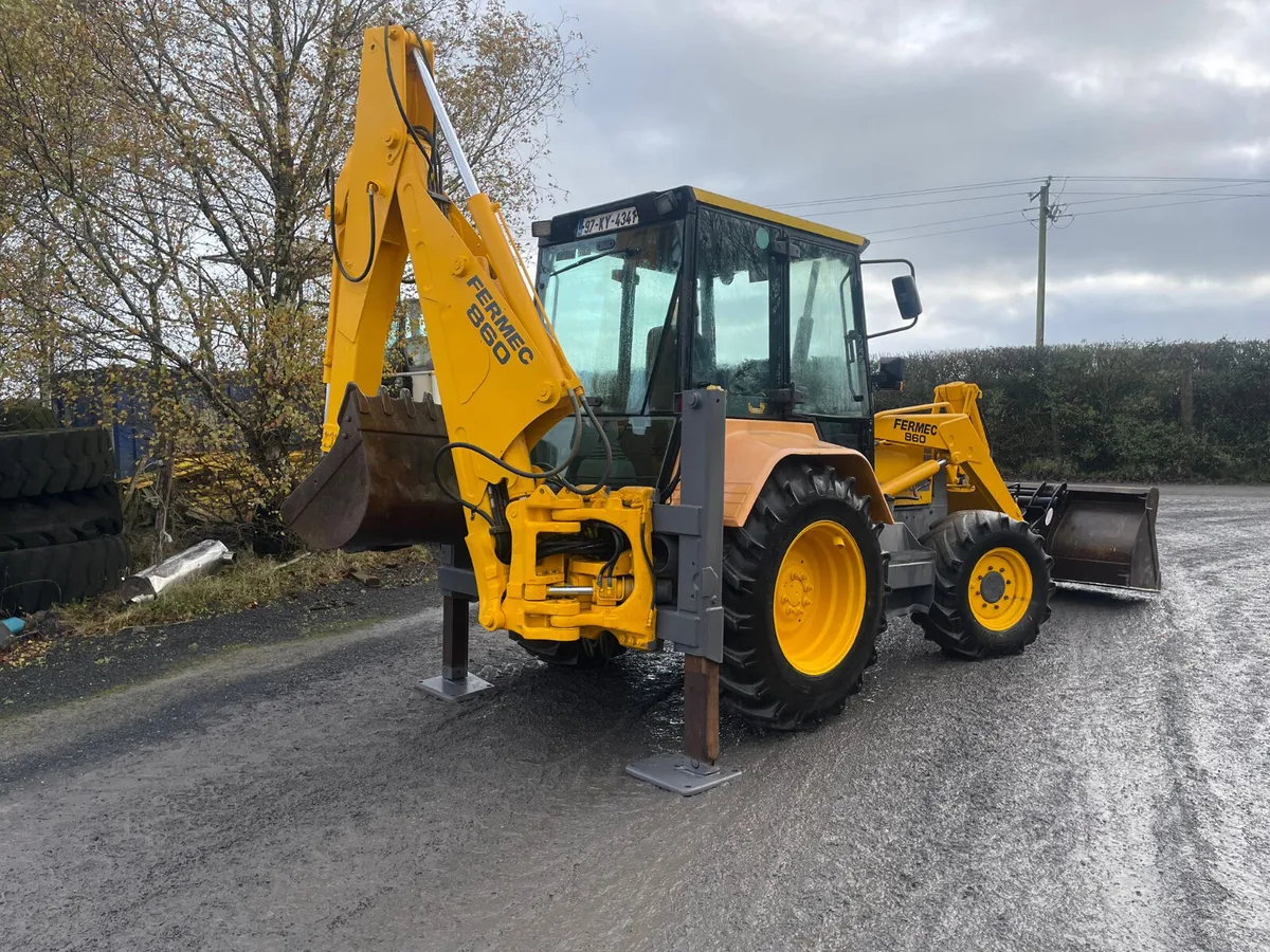 Fermac 860 Digger Loader - Image 3