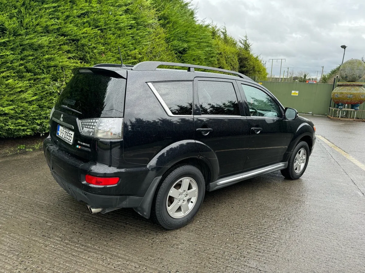 Mitsubishi outlander auto 7 seats - Image 4