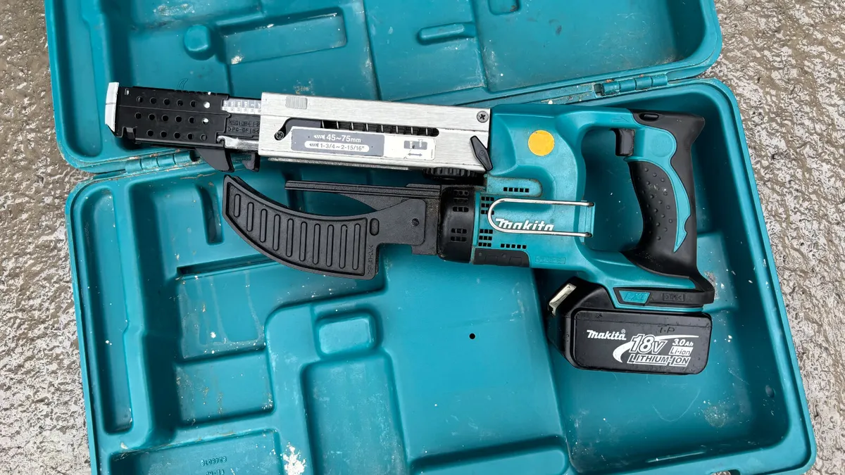 Makita Cordless Screw Gun - Image 3