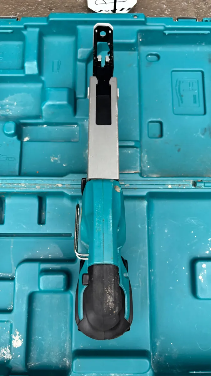 Makita Cordless Screw Gun - Image 4