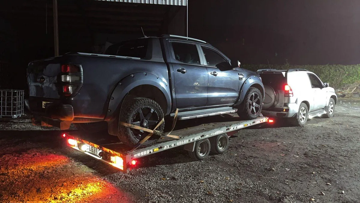 Transport recovery cars jeeps vans machinery - Image 2