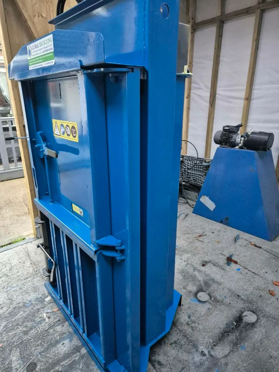 Cardboard  baler compactor - Image 3
