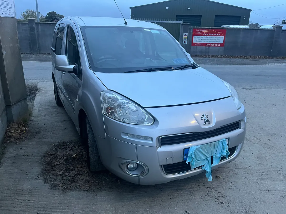 For Parts 2013 Peugeot Partner Teepe 1.6 D auto - Image 1