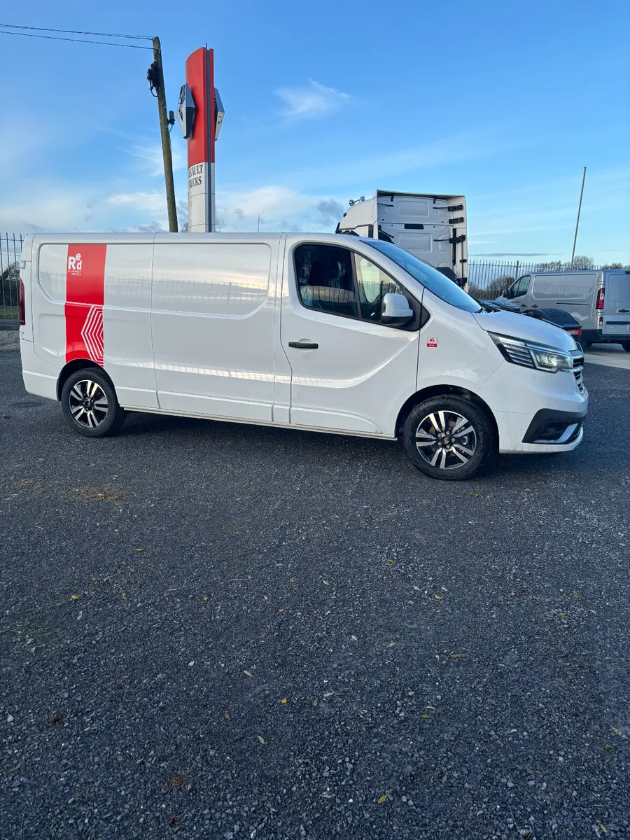 Renault Trafic 150 bhp Exclusive - Image 3