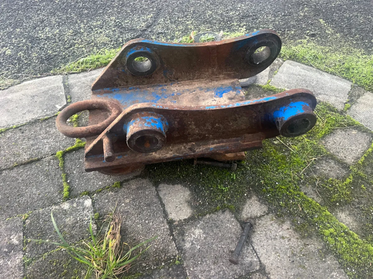 Semi quick hitch 45 mil pin 65 mil pin hydraulic h - Image 2