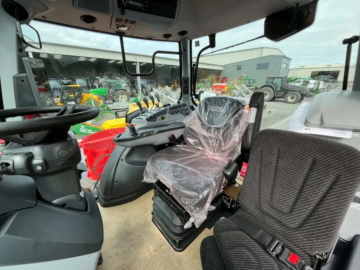 Valtra T235 Active - Image 2