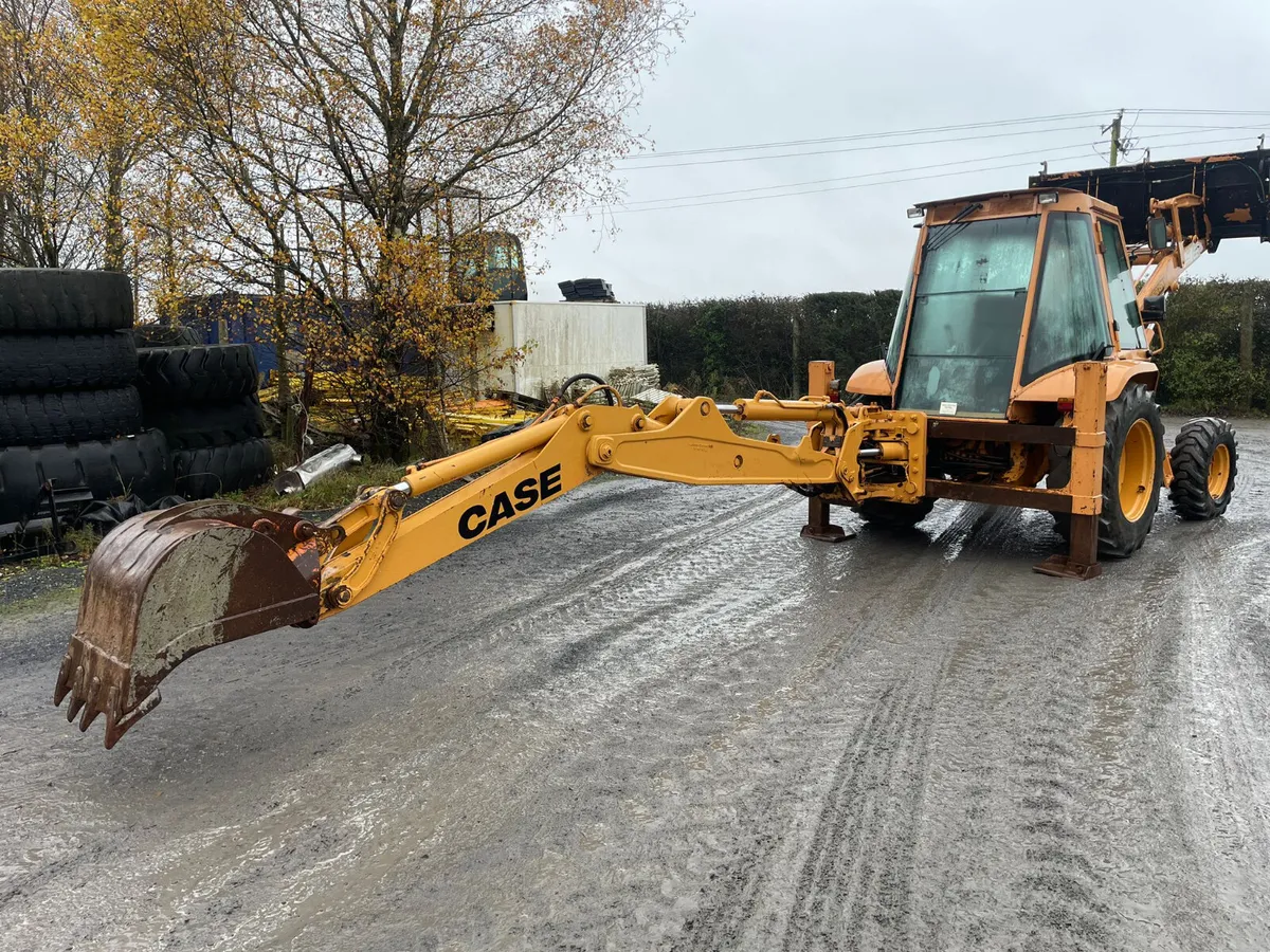 Case 580SK Digger Loader - Image 4