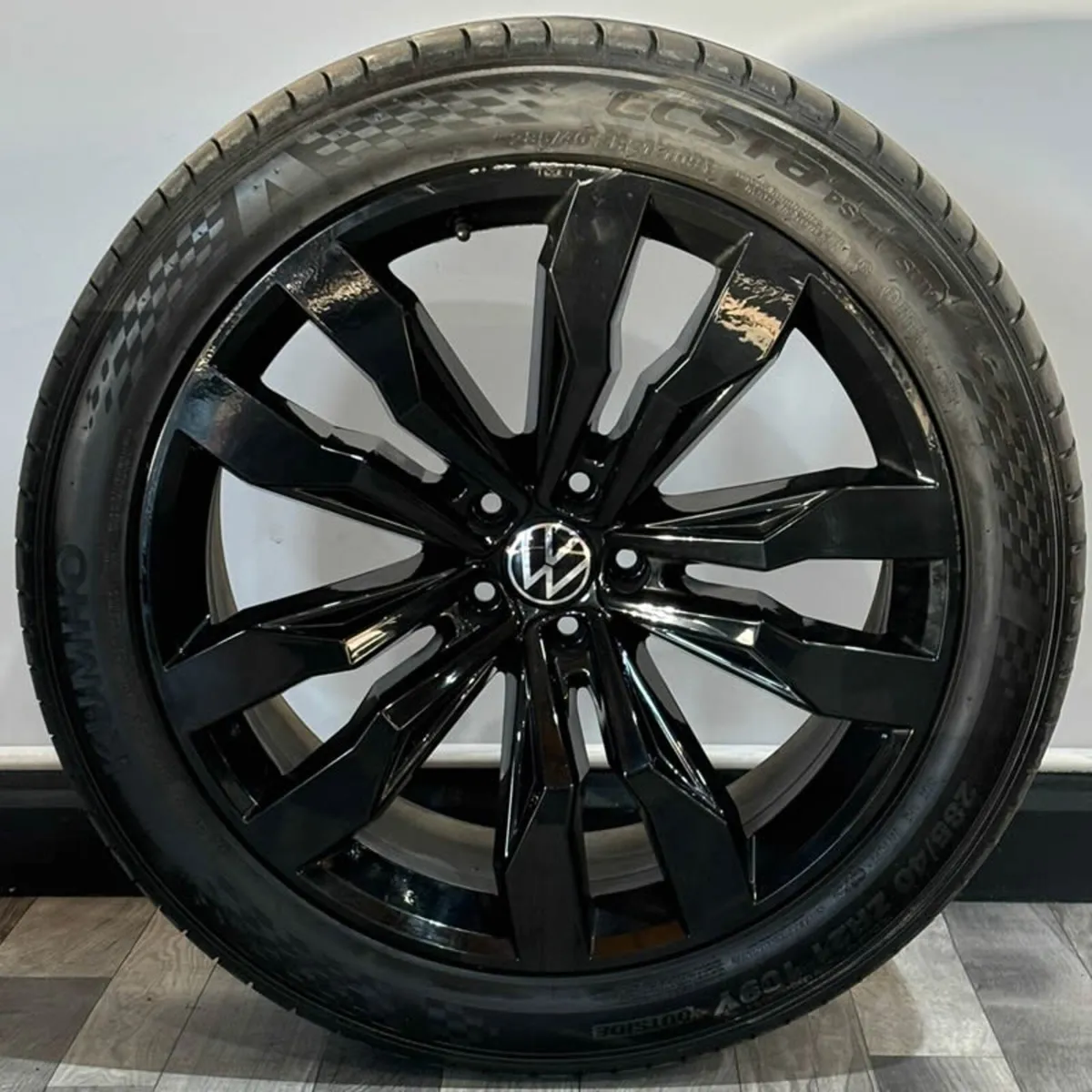 21" Genuine VW TOUAREG SUZUKA Alloy Wheels & Tyres - Image 3