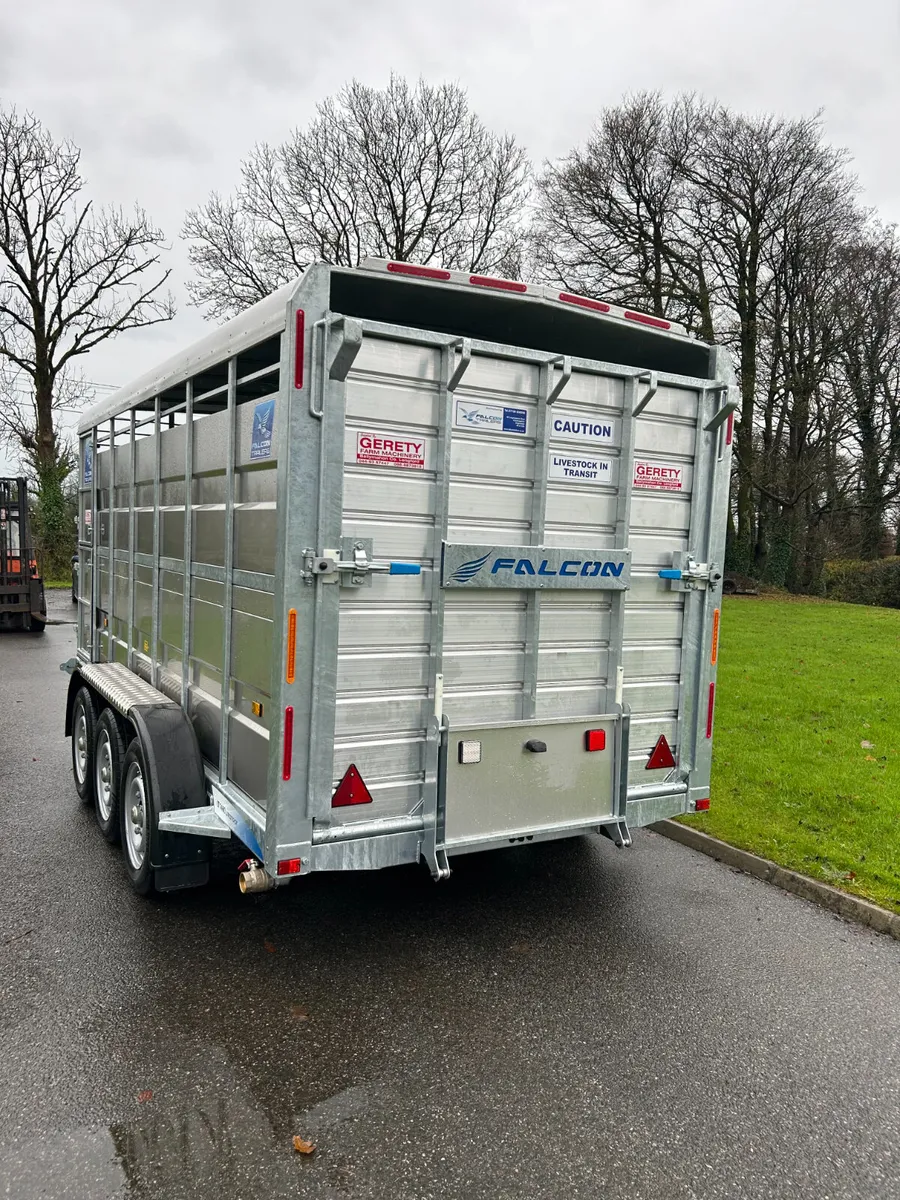 FALCON CATTLE TRAILER - Image 1