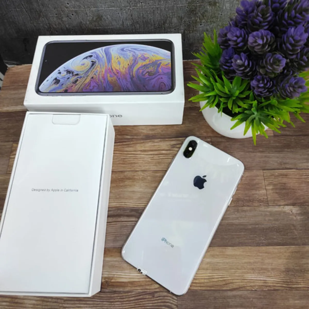 iPhone XS  max 64GB and 256GB unlocked