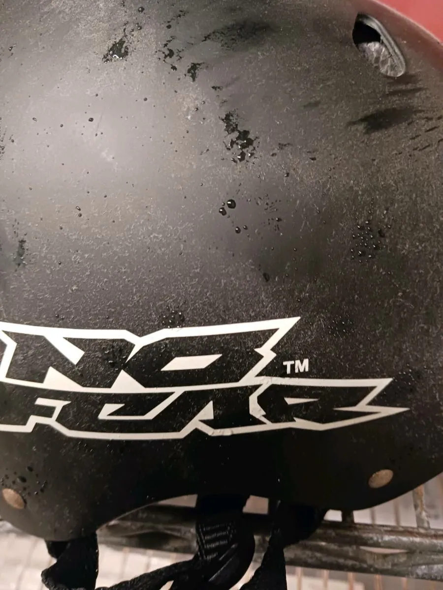 Bicycle helmet - Image 1