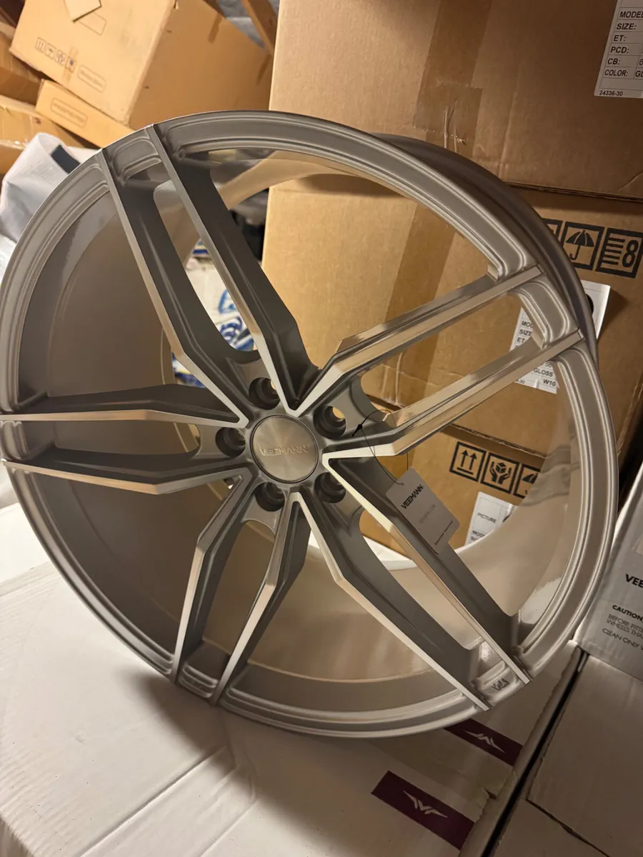 20”  veemann vfs37 10” wide 5x112 - Image 1