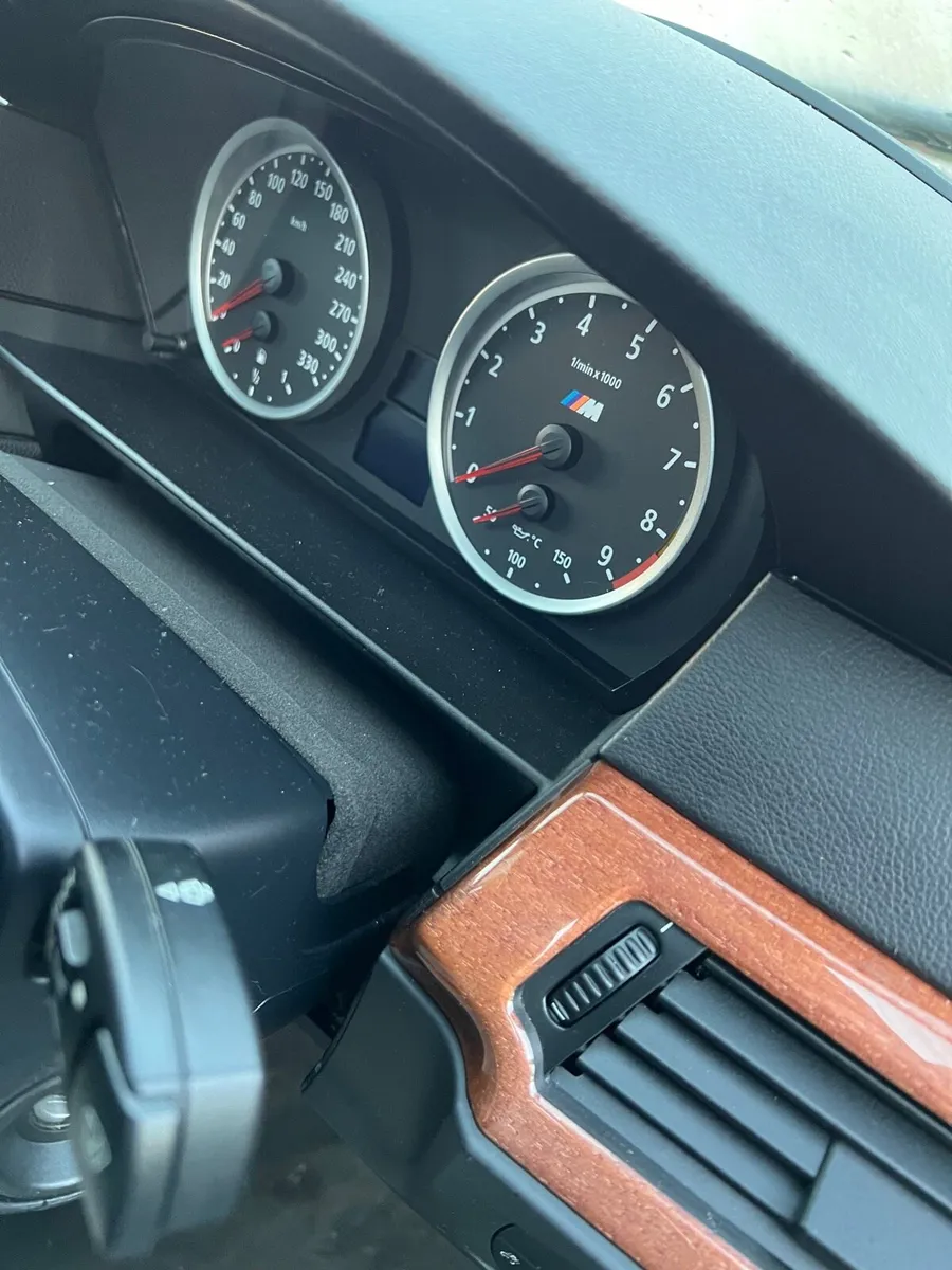 Breaking bmw m5 e60 5 series 2006 v10 5.0 s85b50 - Image 4