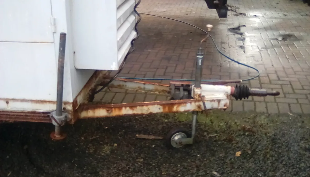 GENERATOR 31 kva 233 hours  X,BT MOBILE - Image 3