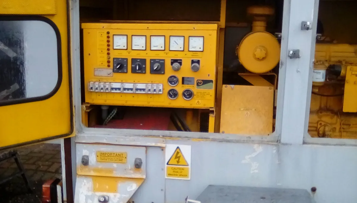 GENERATOR 31 kva 233 hours  X,BT MOBILE - Image 4