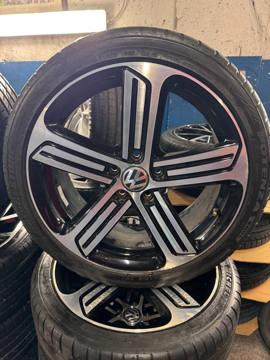 Volkswagen Golf R Genuine 19 Inc - Image 1