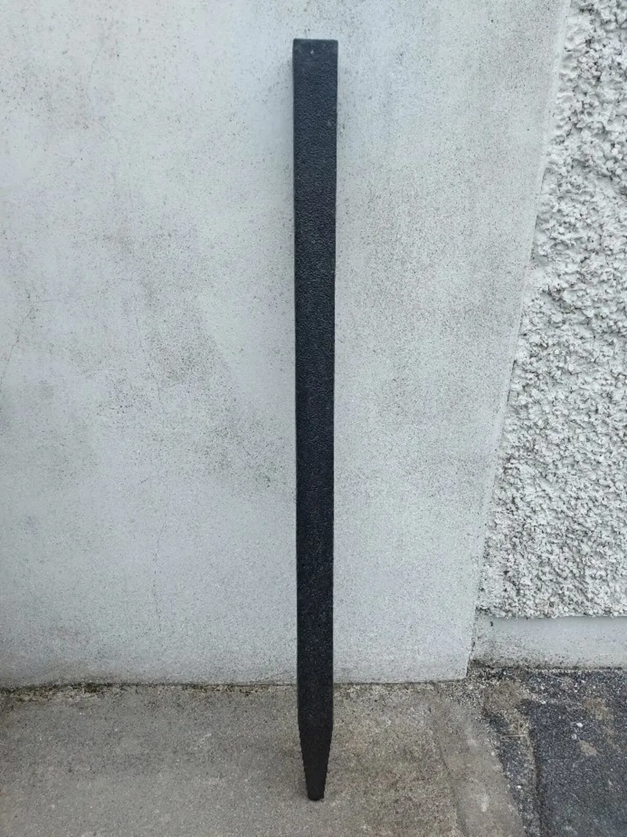 Plastic Fencing Posts / Stakes - Image 3