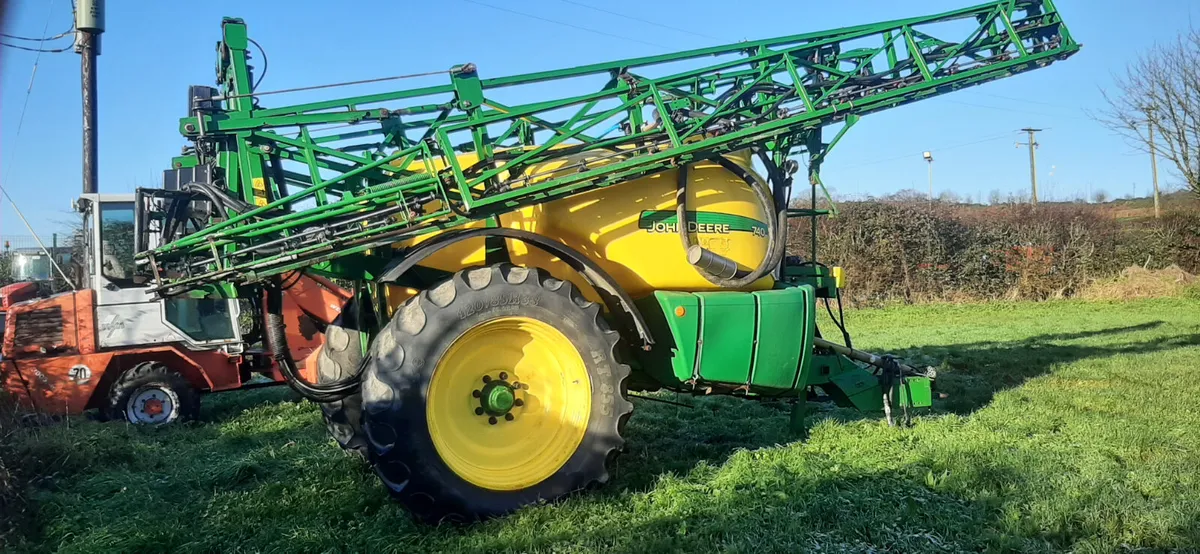 John Deere 740 Sprayer - Image 4