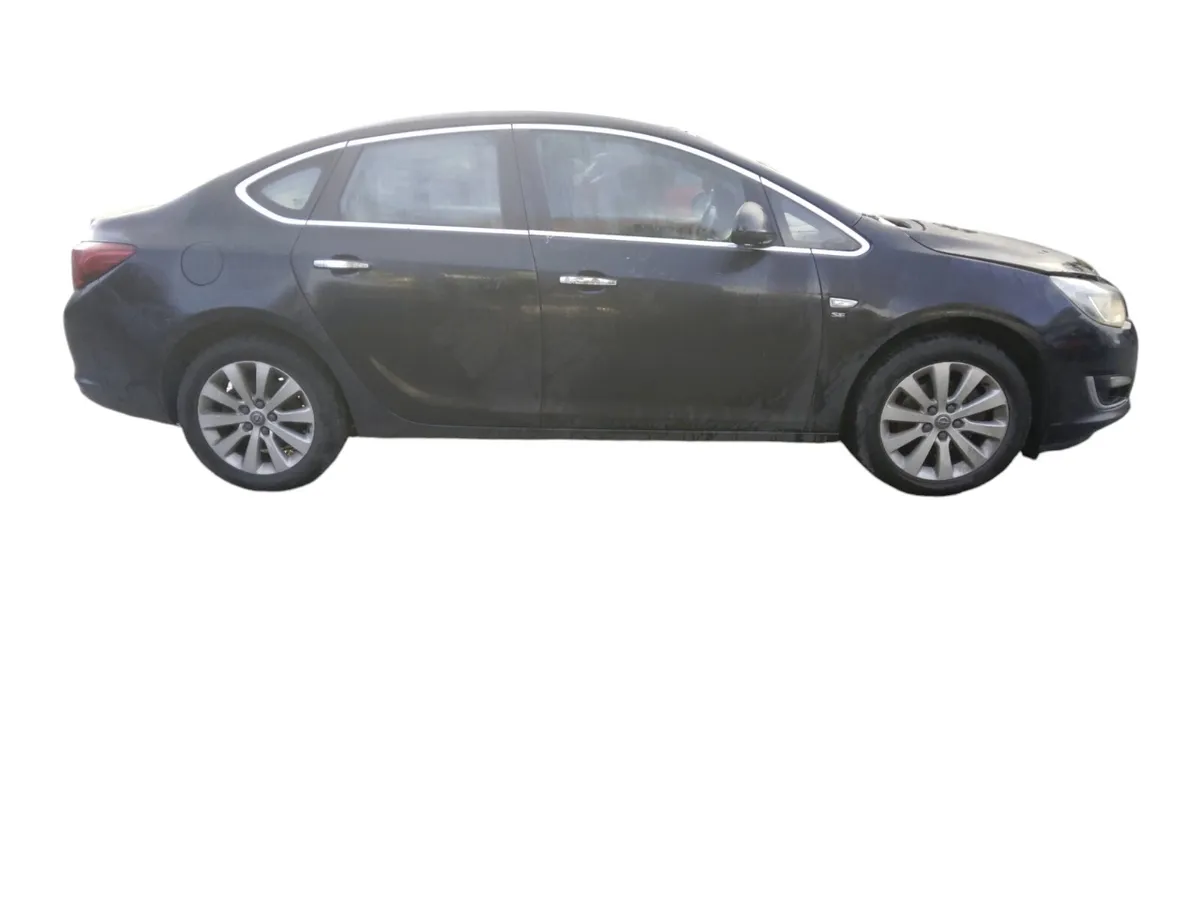 2013 OPEL ASTRA Breaking/Dismantling - Image 2
