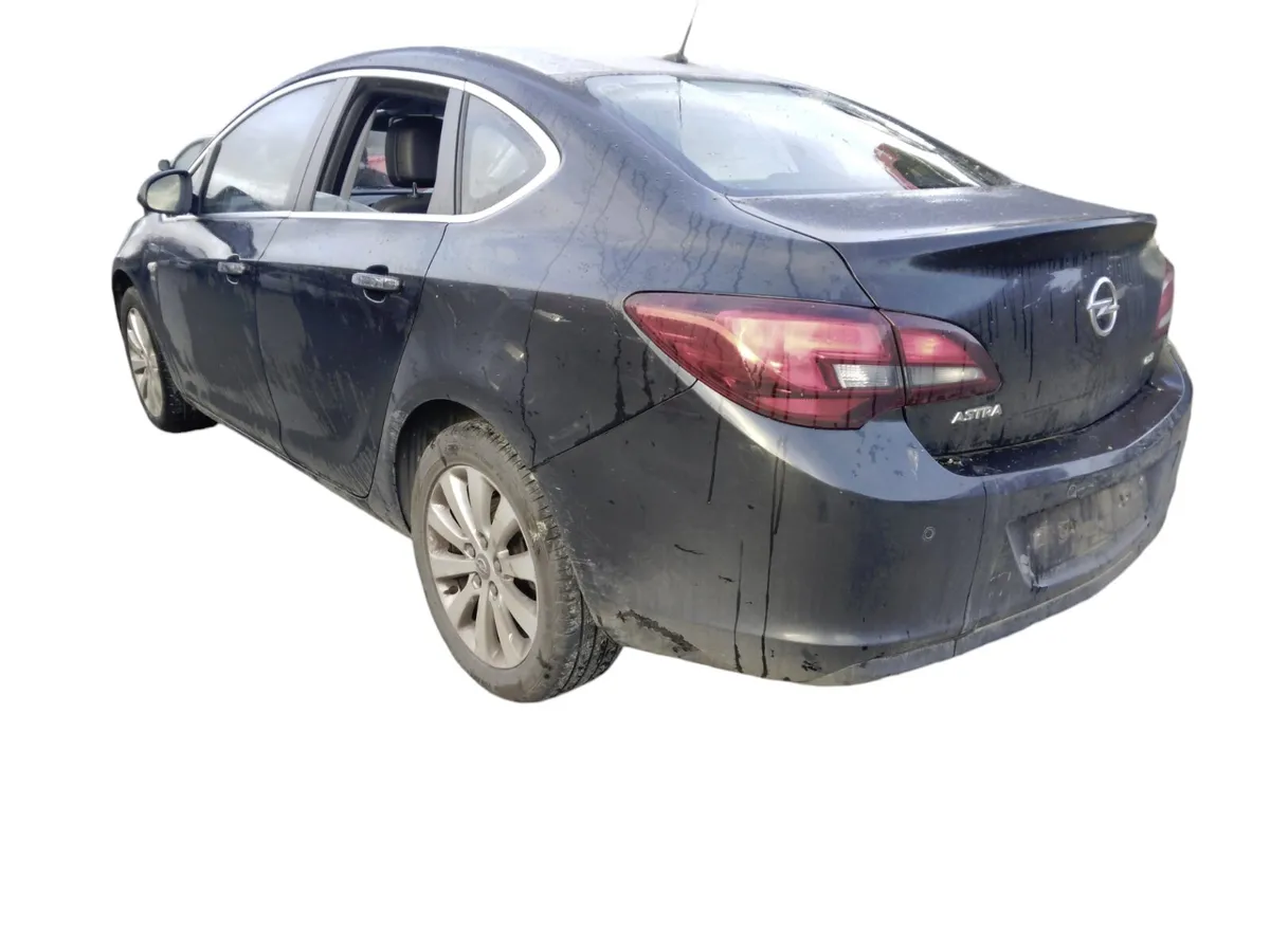 2013 OPEL ASTRA Breaking/Dismantling - Image 4