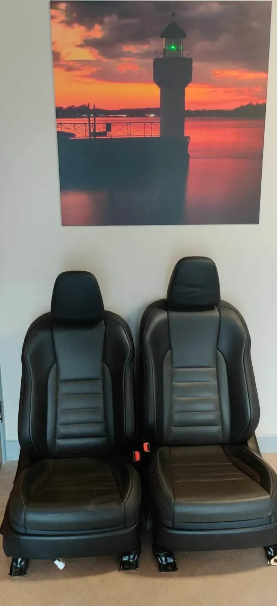 TOYOTA LANDCRUISER LWB SEATS 2010- - Image 4