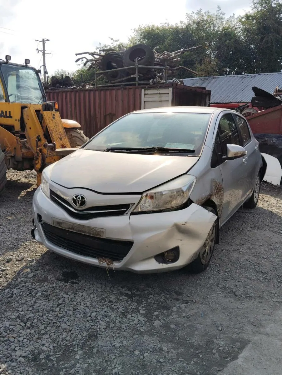 Breaking Toyota Yaris 2013 1.0 petrol - Image 1