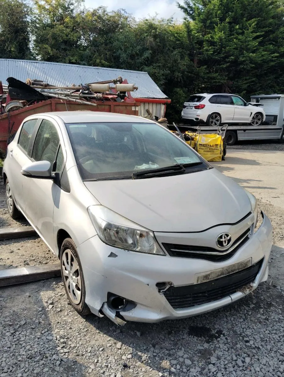 Breaking Toyota Yaris 2013 1.0 petrol - Image 2