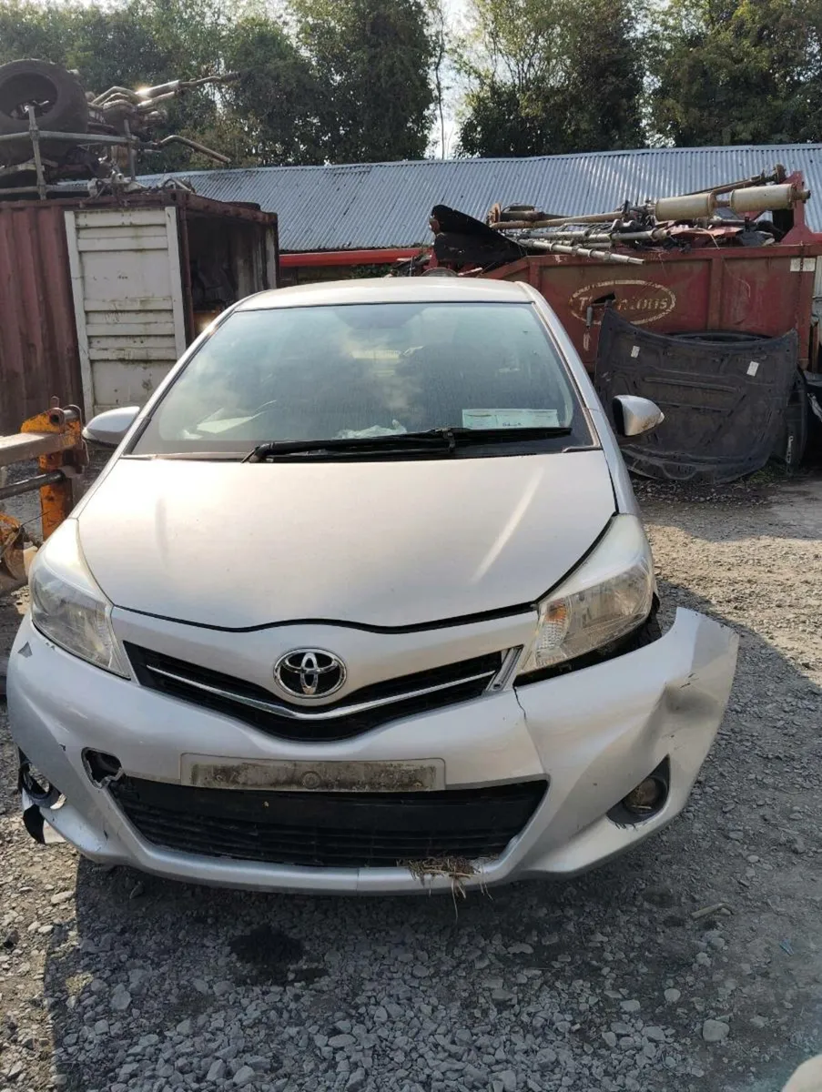 Breaking Toyota Yaris 2013 1.0 petrol - Image 3