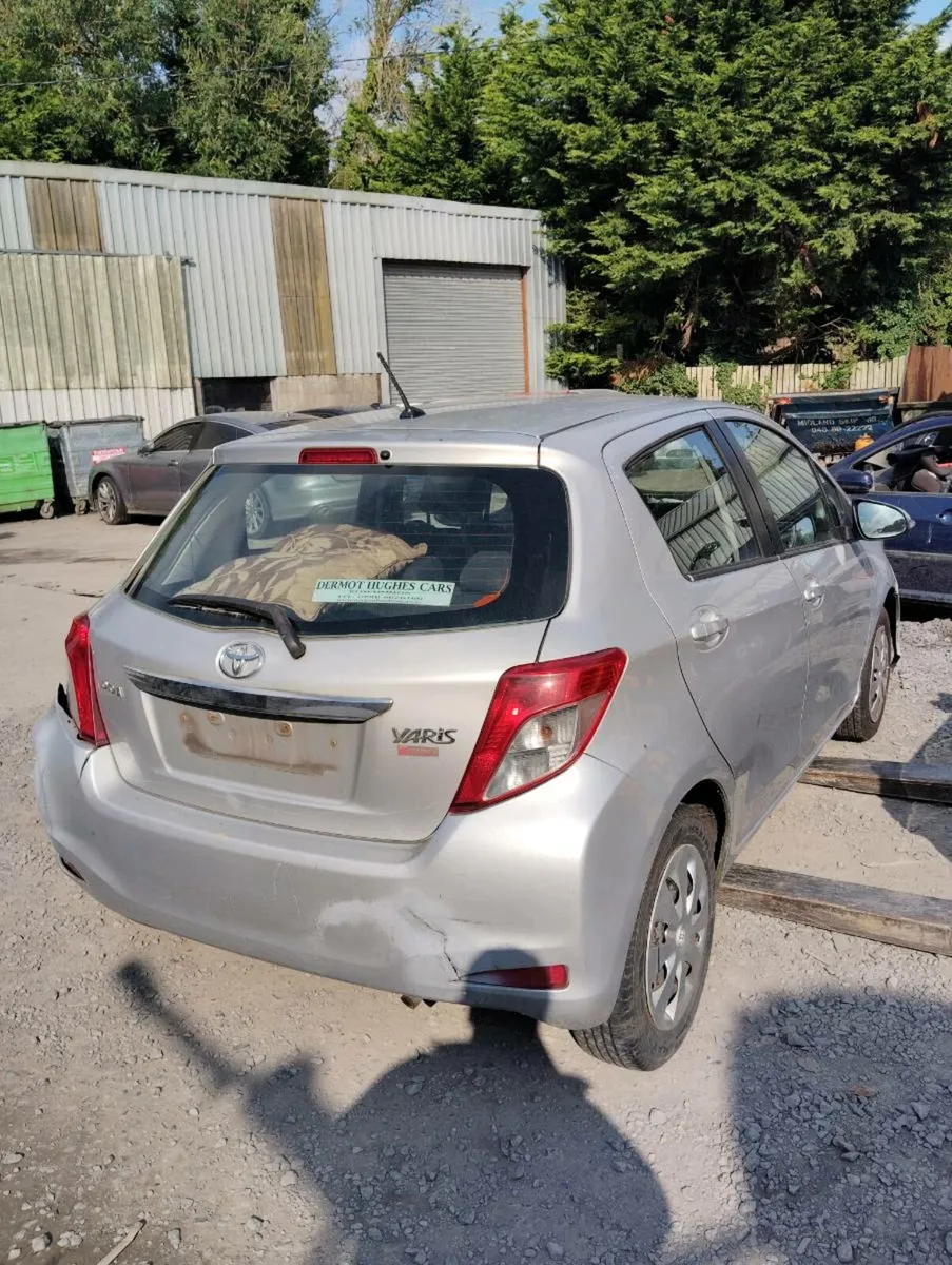 Breaking Toyota Yaris 2013 1.0 petrol - Image 4