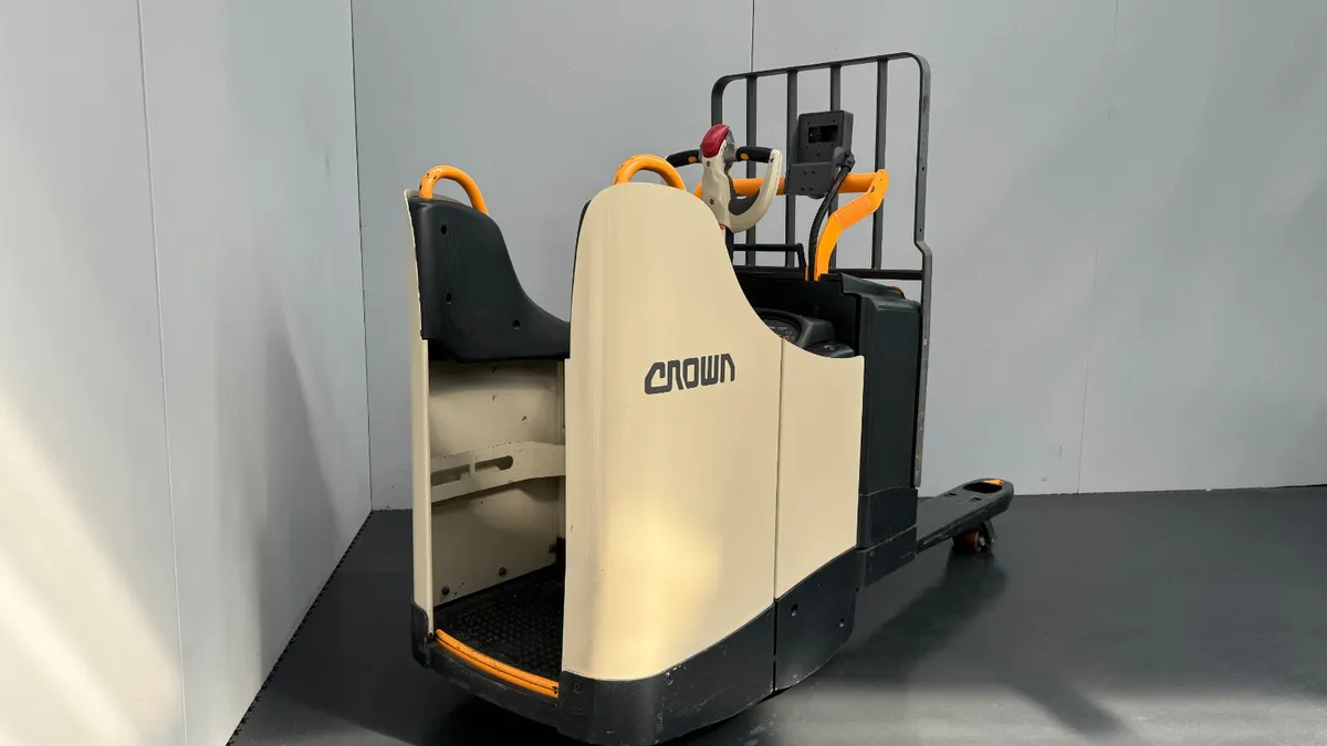 Crown WT3040 2.0T Powered Pallet Truck (#354) - Image 3
