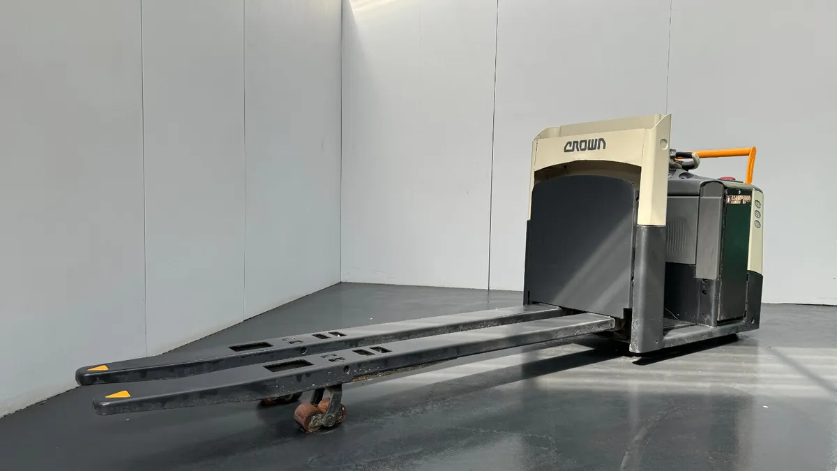 Crown GPC3040 2.0T Order Pick Pallet Truck (#331) - Image 3