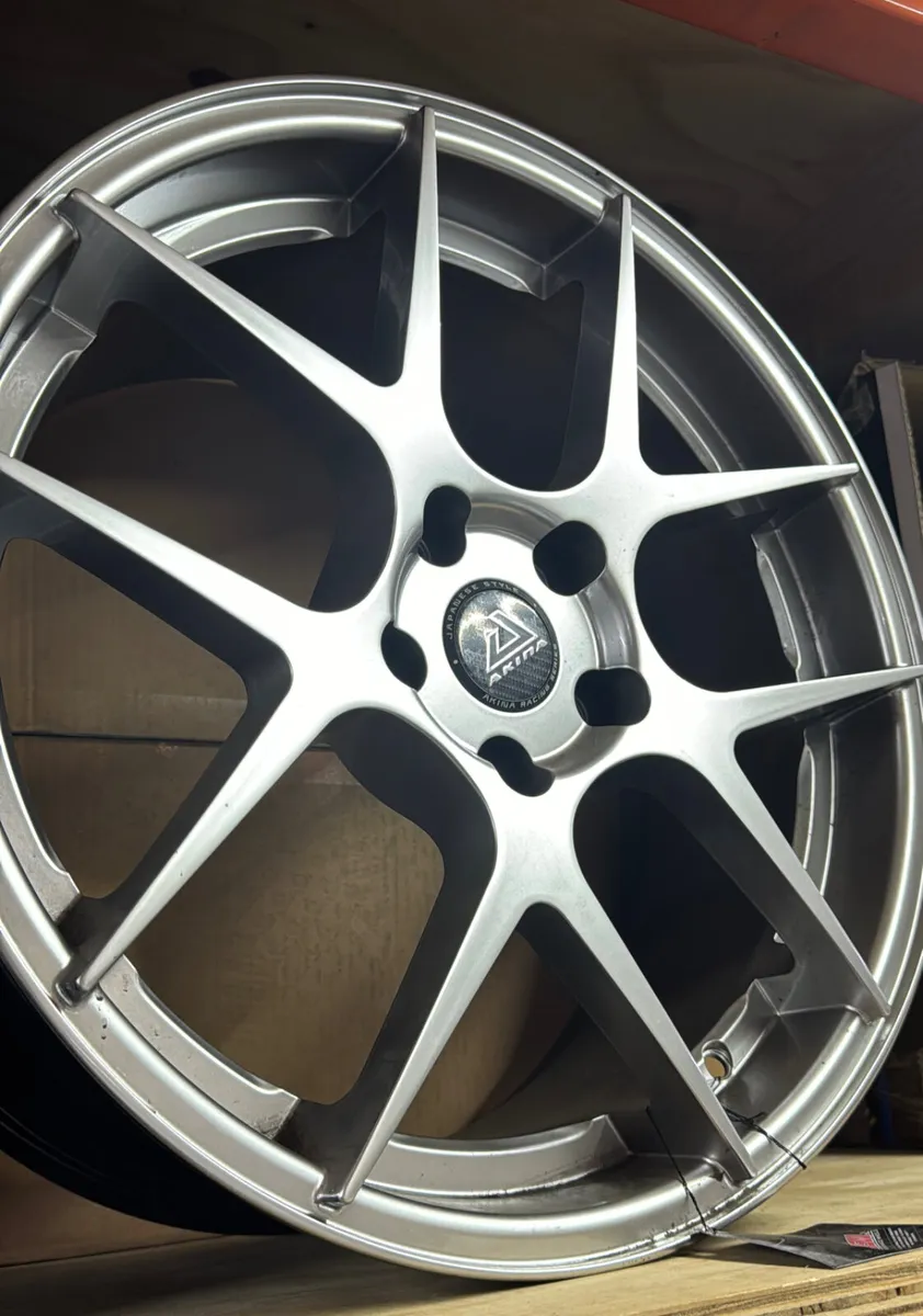 18” Memphis 5x112 alloys and tyres