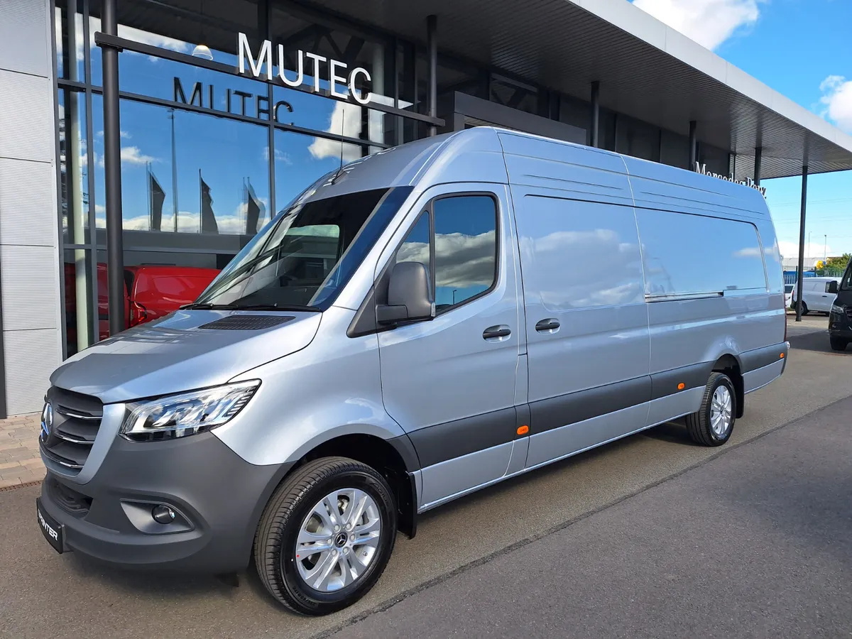 Mercedes Sprinter 319 SELECT AUTO TOP SPEC - Image 1