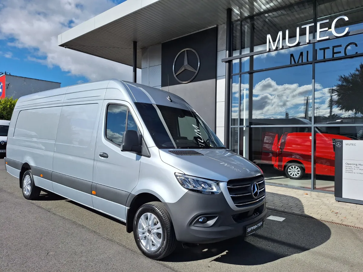 Mercedes Sprinter 319 SELECT AUTO TOP SPEC - Image 3