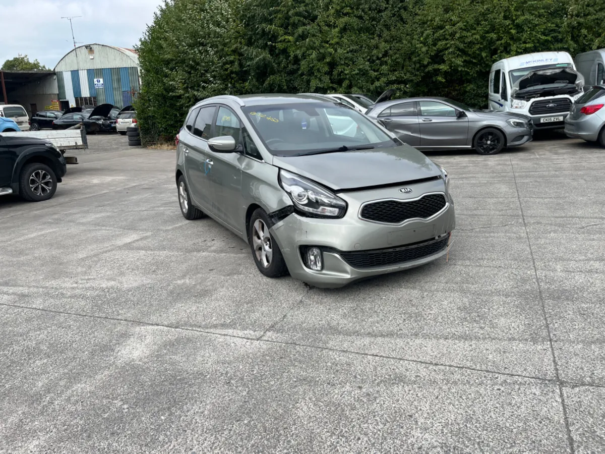 2014 Kia Carens 1.7 CRDI Auto - Image 2