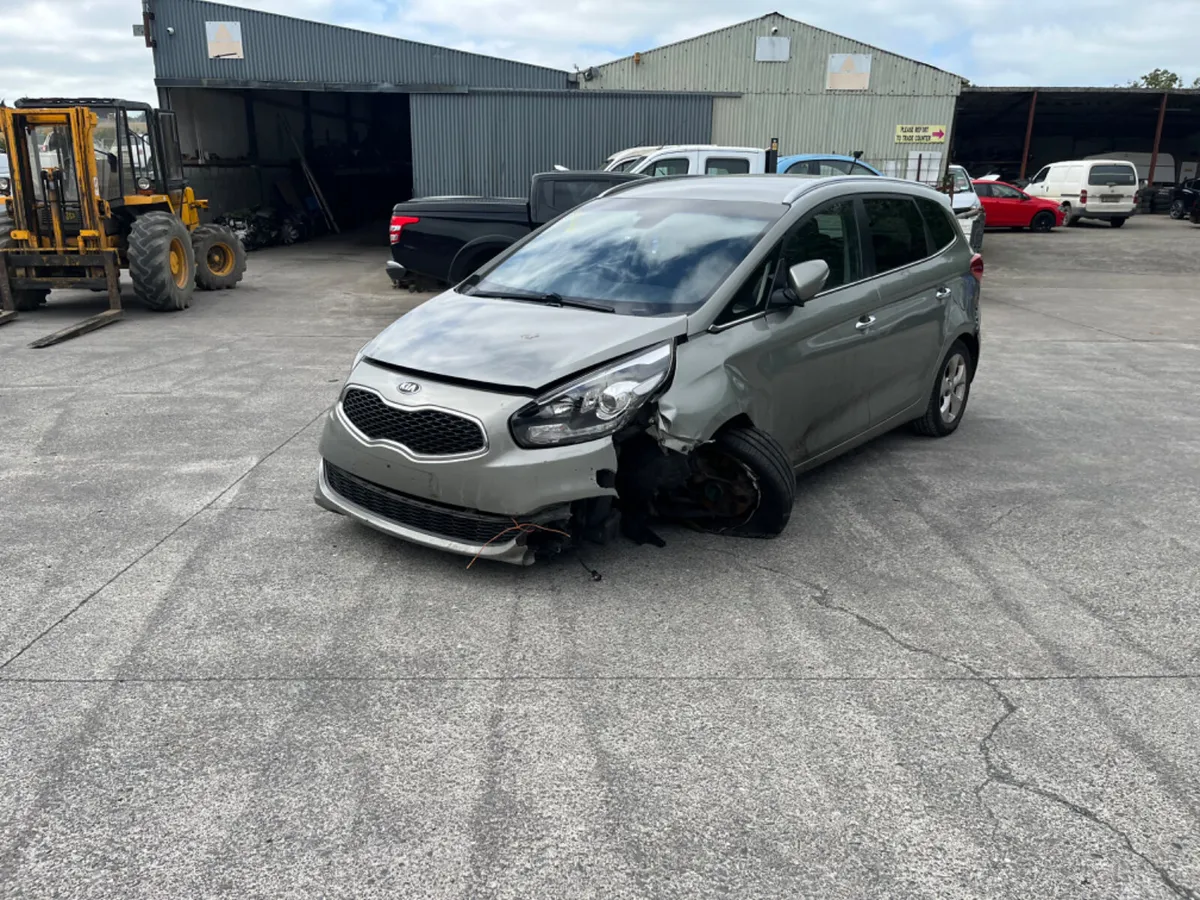 2014 Kia Carens 1.7 CRDI Auto - Image 3