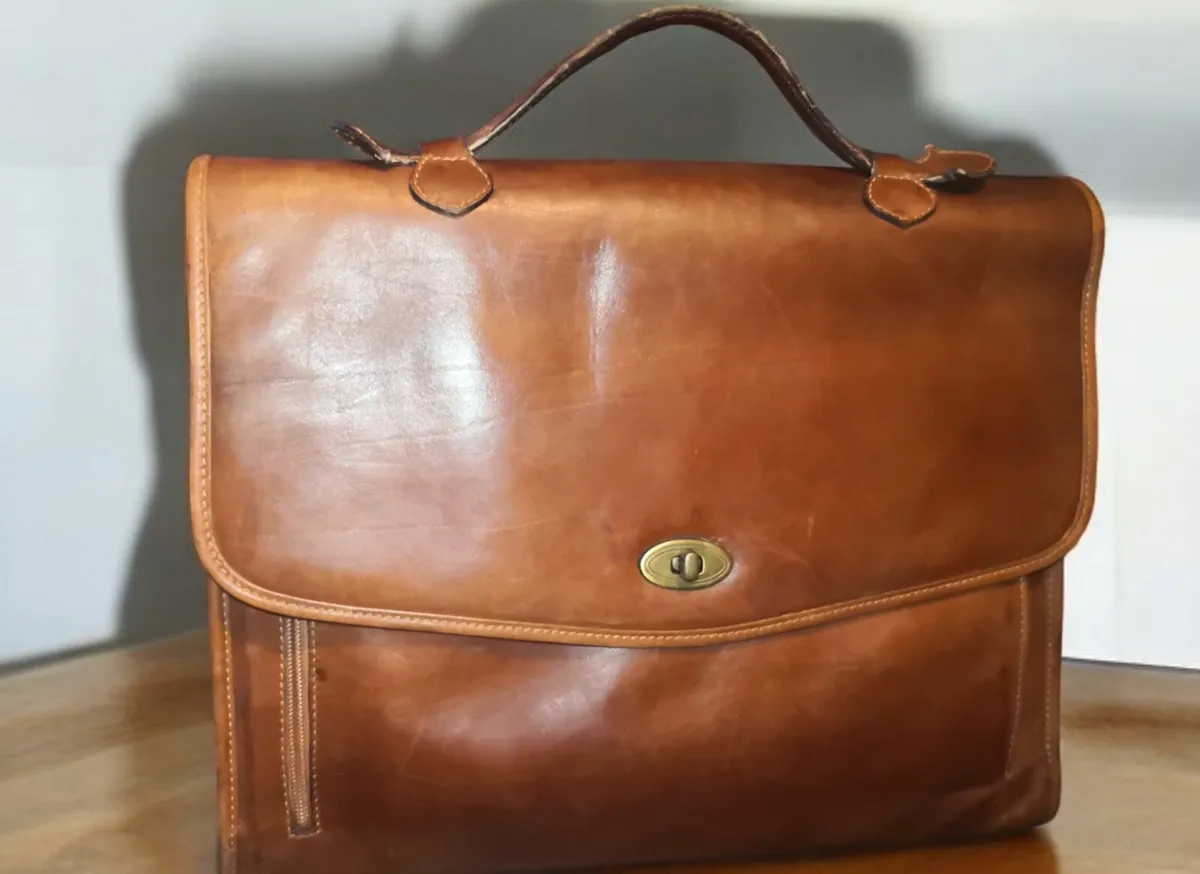 Elegant, quality leather office handbag - Image 1