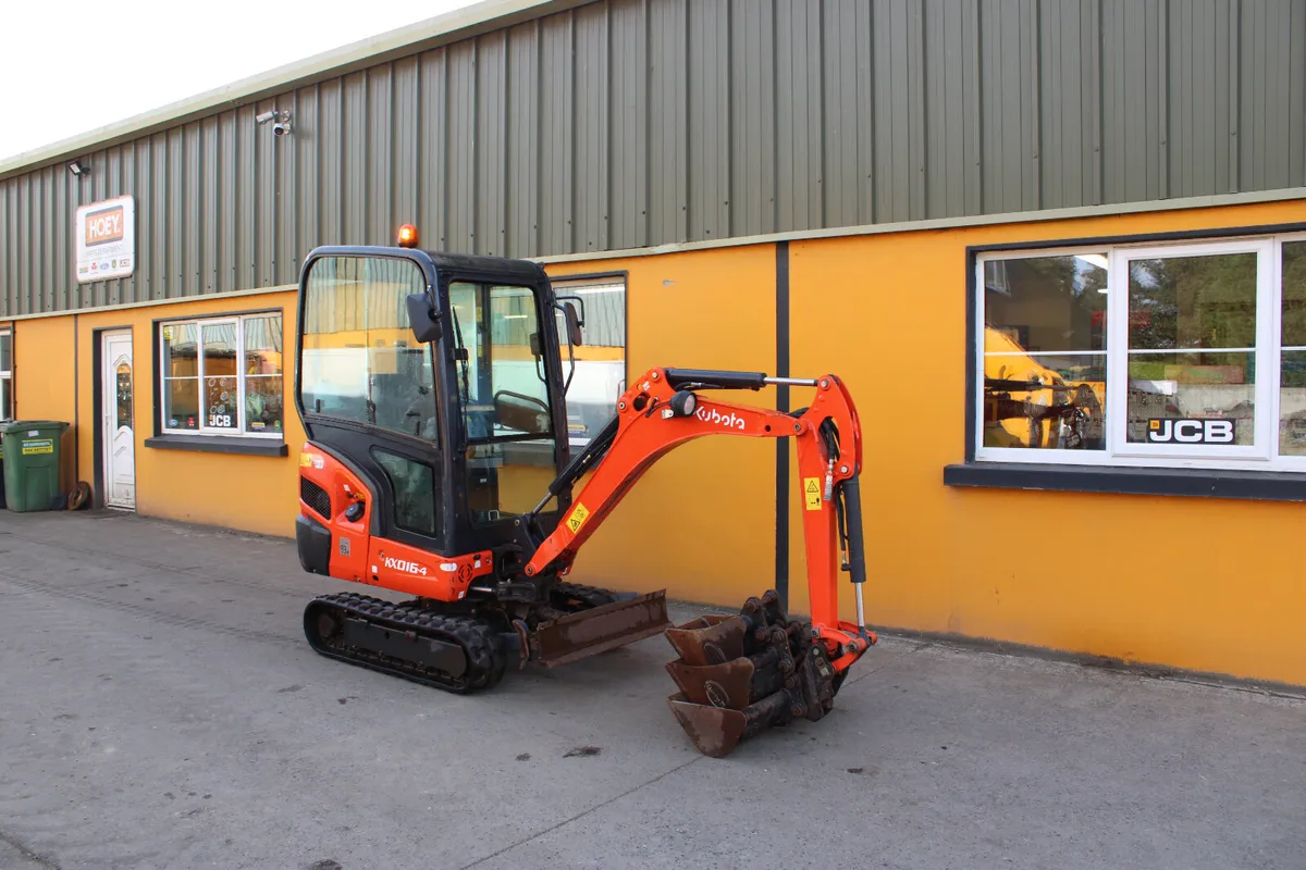 2020 Kubota mini digger Kx016-4 - Image 1