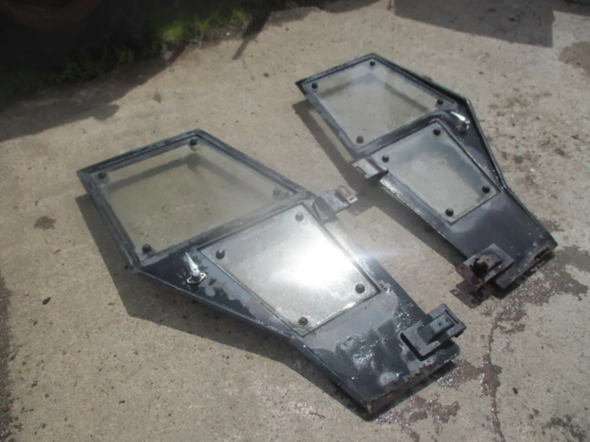 Ursus 4512 Dooors - Image 2