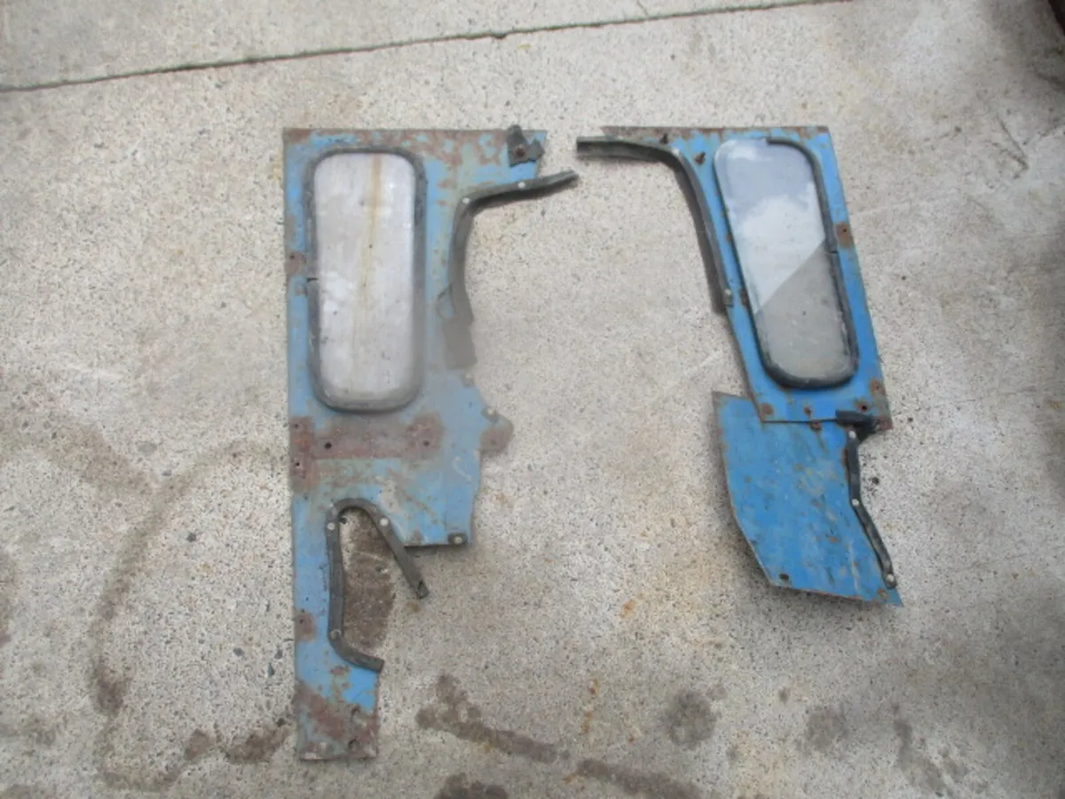 Ford 2000 / 3000 Lower Windscreen Panels - Image 1
