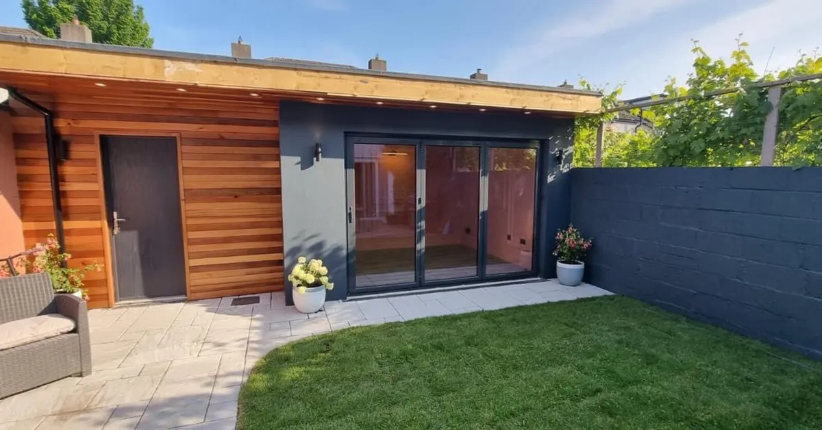 Aluminium bi-folding doors - Image 2