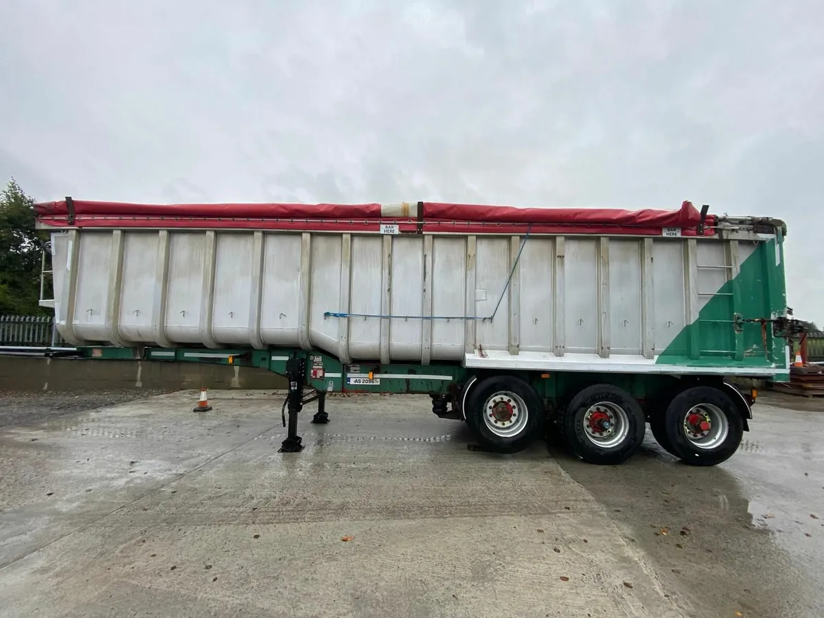 Bulk Alloy Tipping Trailer For Sale - Image 1
