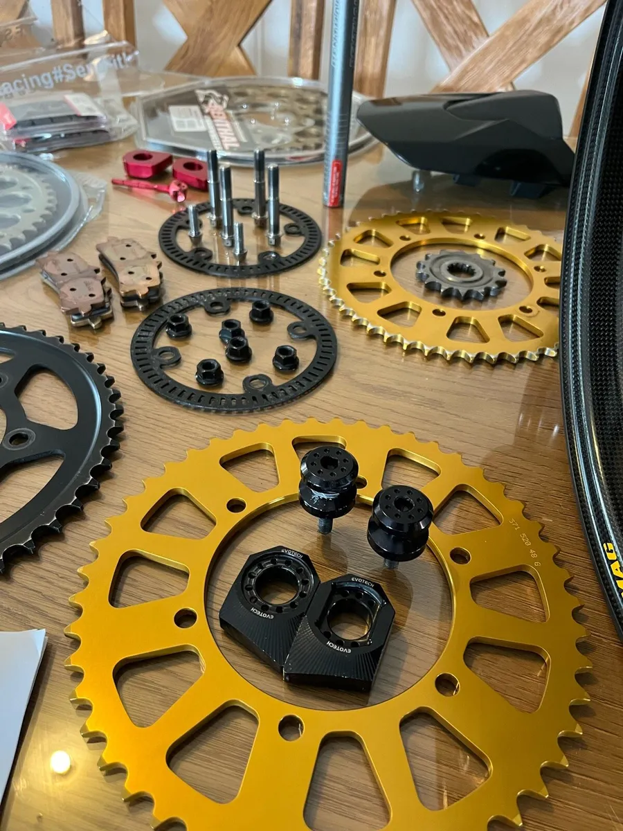 Triumph 675 / 765 parts. - Image 3